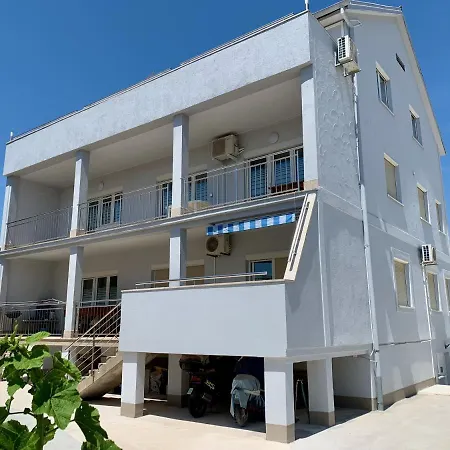 Apartments Janko Pakostane Exterior photo