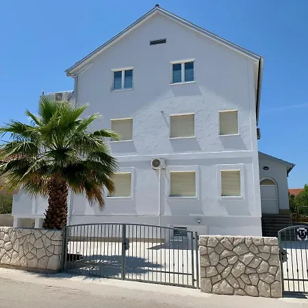 Apartments Janko Pakostane Exterior photo